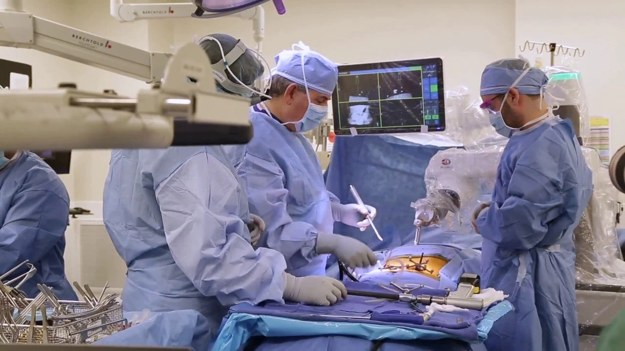 Ρομποτική χειρουργική σπονδυλικής στήλης με GPS